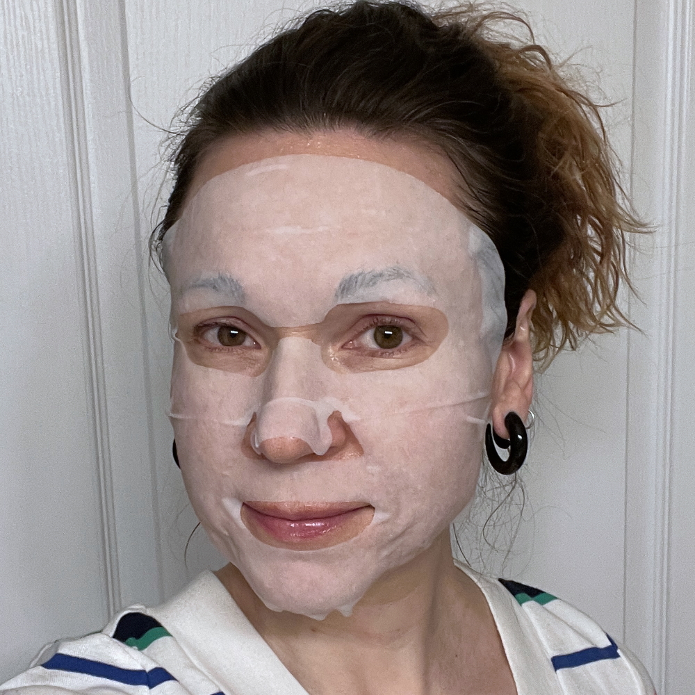 naisture brightening arbutin sheet mask selfie